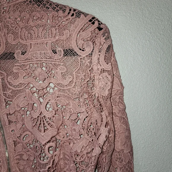 a'gaci Delicate Pink Lace Crop Top - Picture 7 of 9